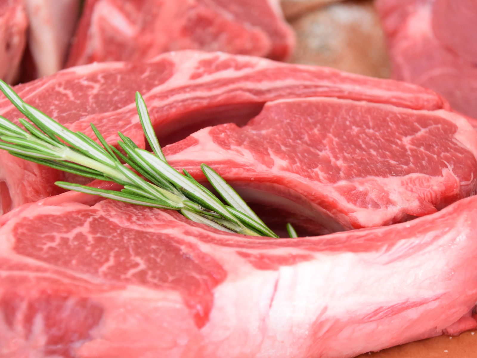Boucherie halal Marché de Mo' Toulouse — viande fraîche travaillée sur carcasse